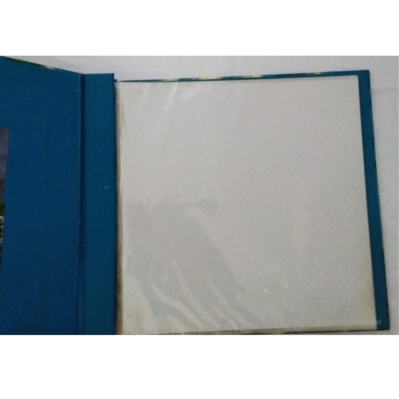 EK Success MARVEL HEROES 8x8 Scrapbook Album! - Picture 2 of 3